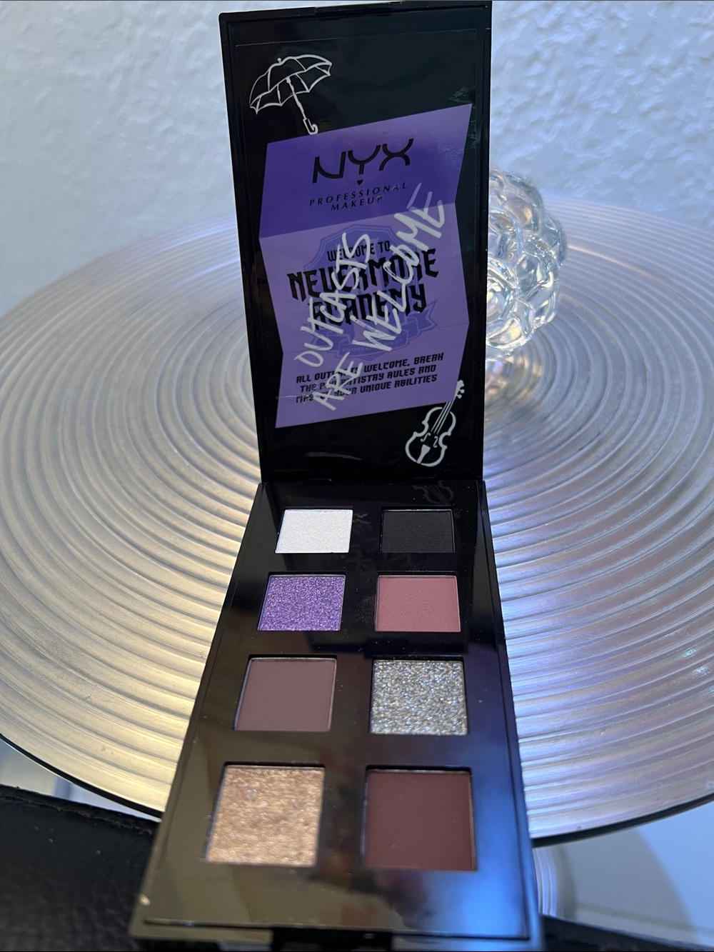 NYX LIMITED EDITION Wednesday welcome to Nevermore Academy - Picture 3 of 6